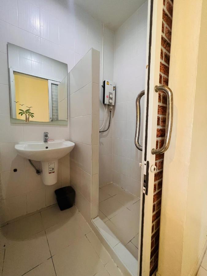 Aekkalukthai Hostel Rayong Eksteriør billede